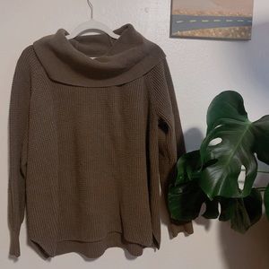 Large • Olive Green Michael Kors Turtleneck